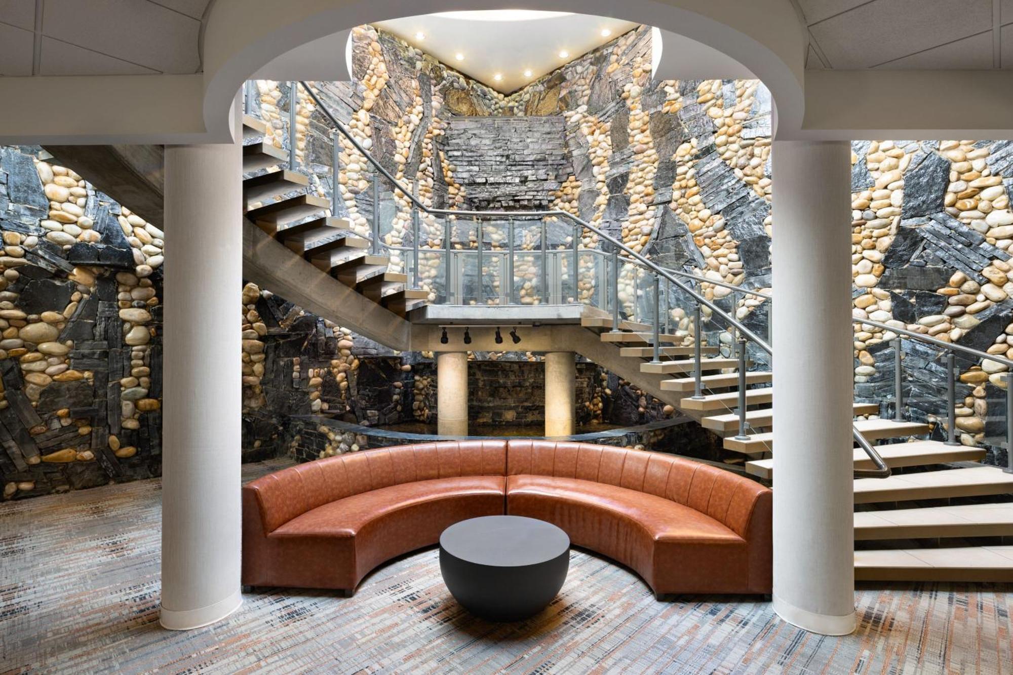 Four Points By Sheraton South Hotel 3*